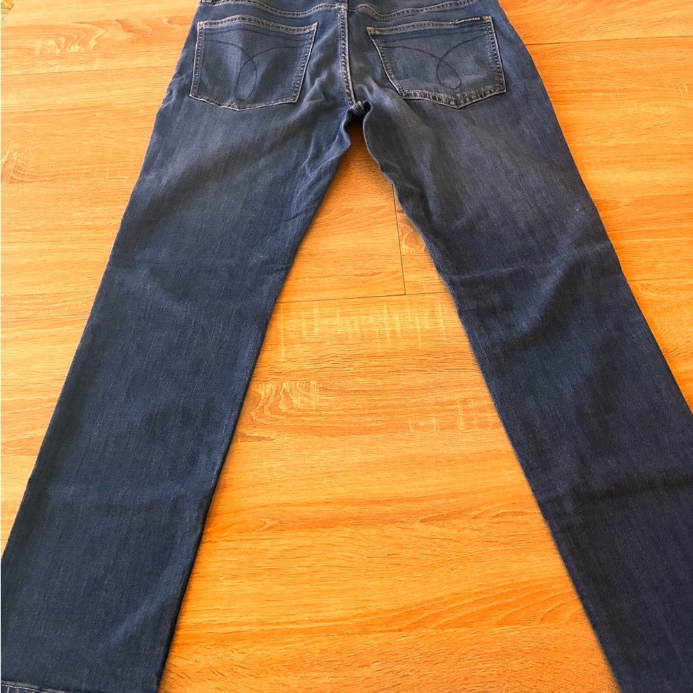 Calvin Klein Jeans Dark Blue Denim Wash Zipper Fly 32 x 30 Classic Fit - Picture 4 of 4